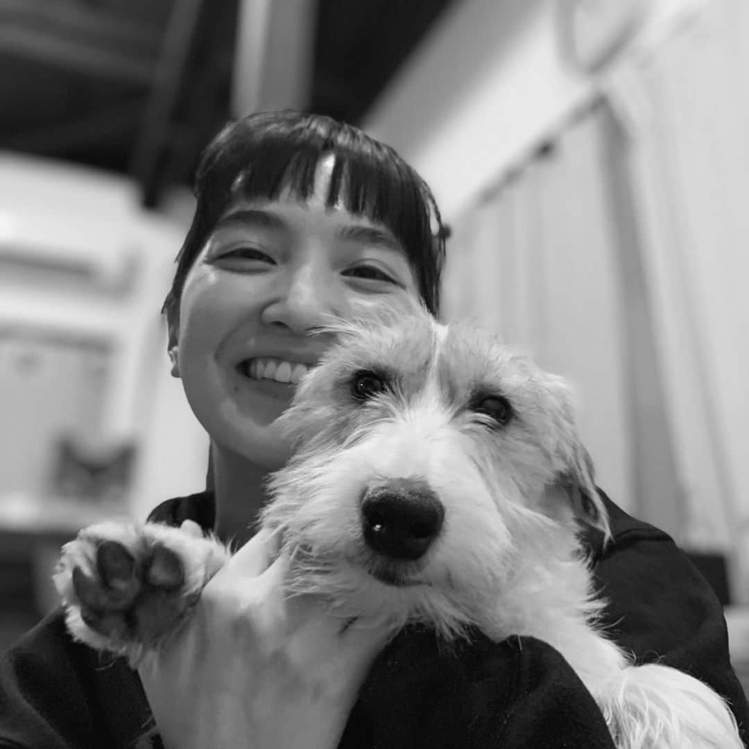 松本妃代のインスタグラム：「. 無事また一つ歳を重ねることができました🌸 いつも、みなさん、ほんとにありがとうございます。 応援してくださったり、一緒に沢山笑ったり、泣いたり、 ときに厳しく教えてくれたり、見守ってくれたり。 どんな形でも、私に関わってくださるすべての人たちのおかげで また一年彩り豊かに過ごすことができました。 どうかみなさんが健康で、自分のこころと居場所を大切にできますように。 こんな私ですが、新しい一年もまた、お付き合いいただけると嬉しいです😊🍑」