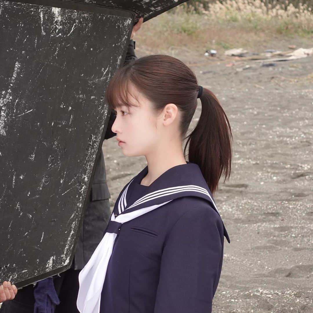 のインスタグラム：「こんにちは！環奈MGです。  連続ドラマW「インフルエンス」が、本日3/20夜10時より放送、配信スタートです！  #橋本環奈 #橋本環奈2021 #橋本環奈マネージャー #インフルエンス」