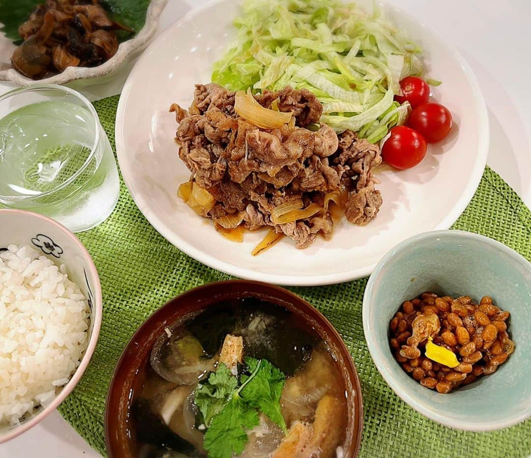 加藤綾菜さんのインスタグラム写真 - (加藤綾菜Instagram)「元気や体力つけたいときのご飯🍚  『スタミナ焼き』です✨ １０分でできるのに全ての疲れがパッーと吹っ飛ぶようなメニューだよ❤️ 今日か明日作ってみて下さい🌸☺️🙏 YouTubeにアップします⤴️ #YouTube #加藤家の日常 #加藤家の食卓」3月20日 12時21分 - katoayana0412