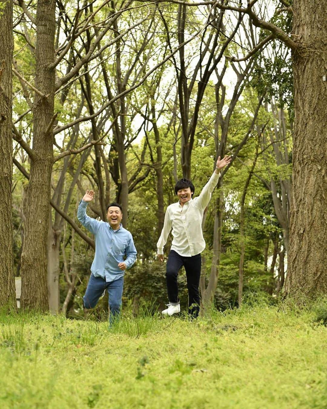 水田信二さんのインスタグラム写真 - (水田信二Instagram)「昨日の日本アカデミー賞で最優秀賞や優秀賞を受賞された映画「浅田家！」のモデルになった浅田さんに撮っていただいた写真。 #浅田家！ #和牛 #2019年 #走ってくるパターン」3月20日 12時31分 - mizuta.shinji