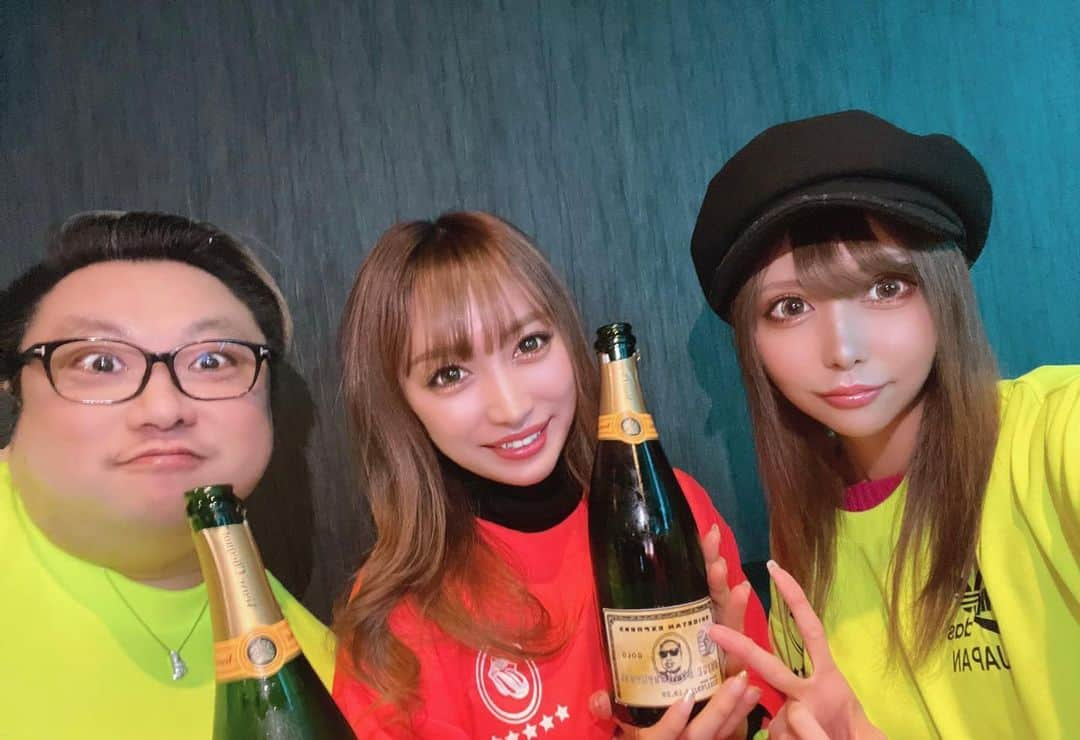 ゆうかさんのインスタグラム写真 - (ゆうかInstagram)「しげちゃんお誕生日おめでとう🧡 りなとお祝いいってきた🧡 #東京#新宿#歌舞伎町#キャバクラ#キャバ嬢#アジアン#アジアンクラブ」3月20日 15時53分 - tachibana_sumire