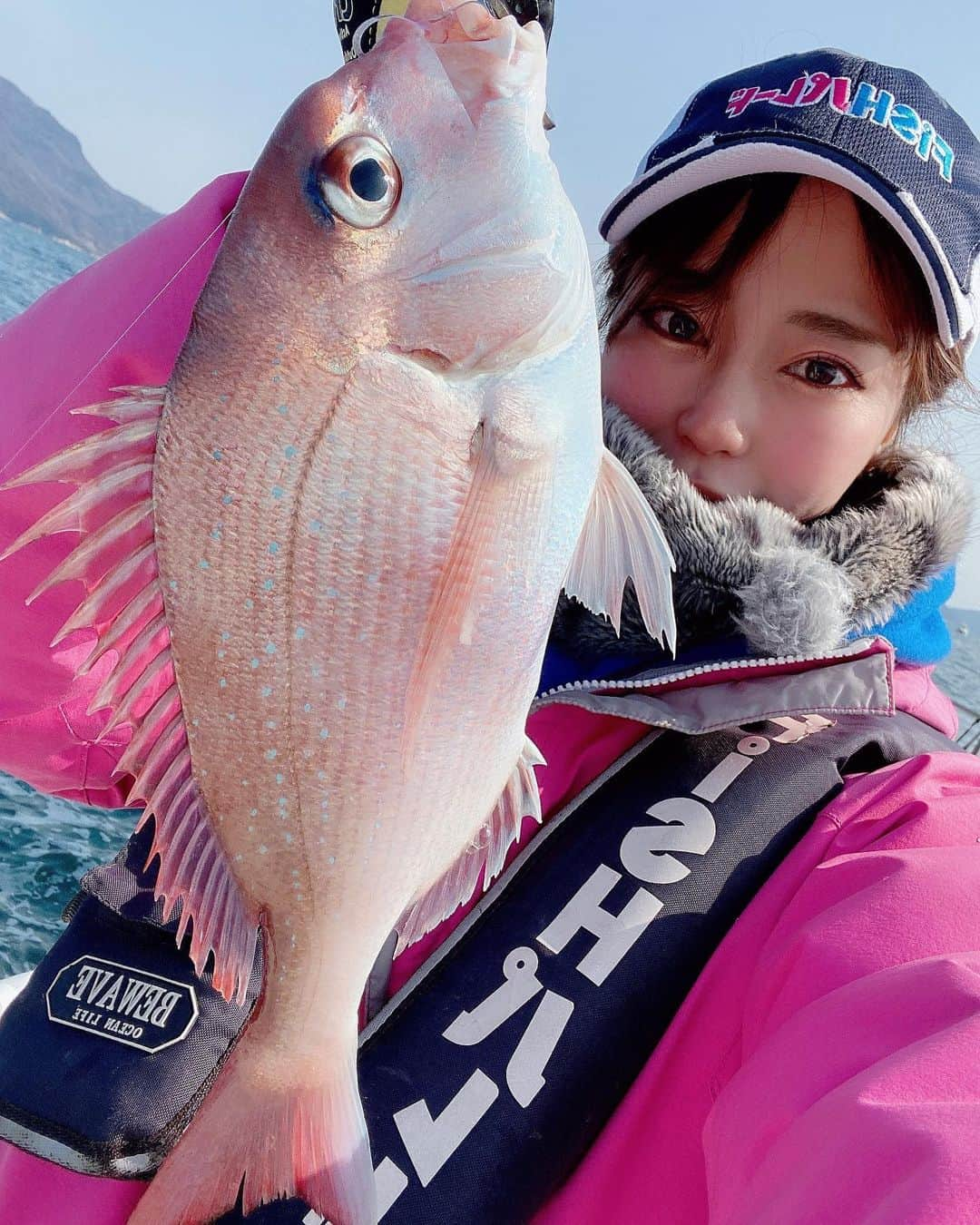 福井柑奈さんのインスタグラム写真 - (福井柑奈Instagram)「🎣放送済みです🎣  先日のFISHパレードご覧になった皆さんありがとうございました💗🎣  ほんとに爆釣りでびっくり🤤‼️ とても楽しかったです😆  釣船『鯛宝』さん、たくさん釣らせていただきありがとうございました❤︎  鯛めしにしていただきました❣️ ほっくほくで美味しかったーー❣️ 塩焼きも！！  #釣り #釣りガール #鯛 #サビキ釣り #鯛サビキ #岡山 #瀬戸内海 #鯛宝 #船釣り #釣り番組 #fishパレード #rskテレビ #鯛めし #fishing #コメント大歓迎 #フォロワー募集中　#fish #fishinglife #fishinggirl #setouchi #selfie #sea #swag #instalike #followers #followme #🎣 #❤️ #japan #japan_of_insta」3月20日 16時29分 - kanna_fukui