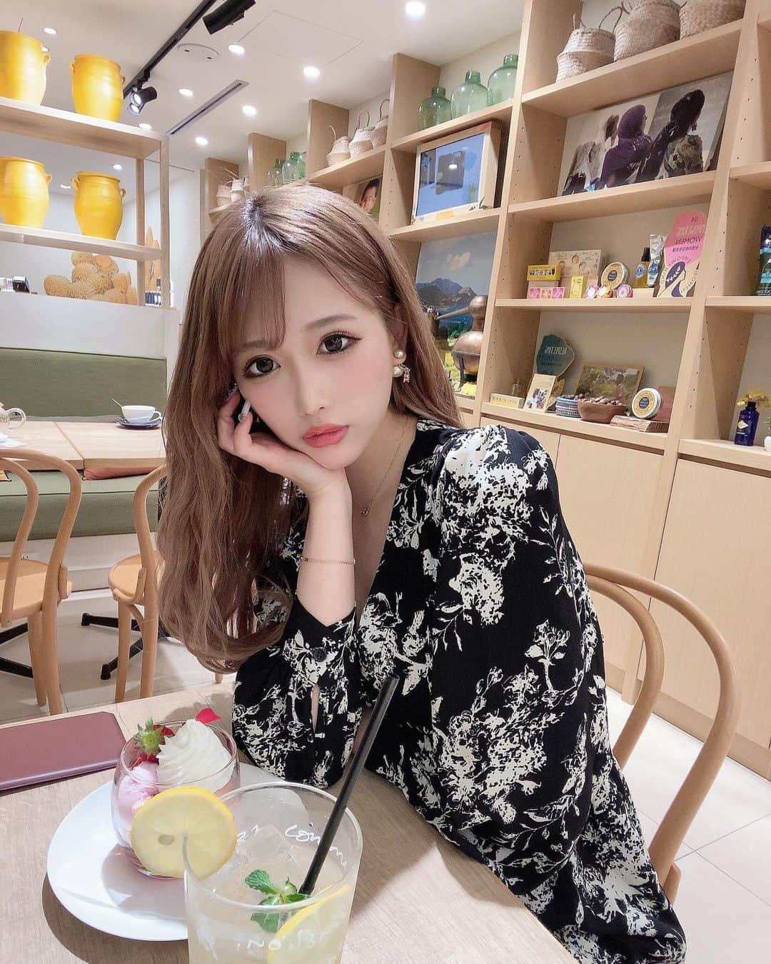 伊藤桃々さんのインスタグラム写真 - (伊藤桃々Instagram)「かふえ🍩☕」3月20日 18時22分 - __peachstagram__