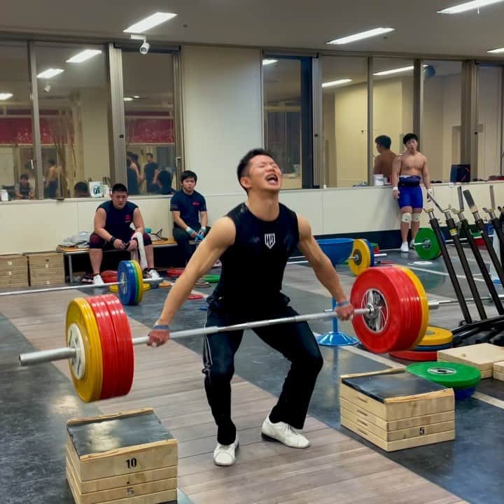 近内三孝のインスタグラム：「Box Snatch 160kg  #weightlifting #japan」