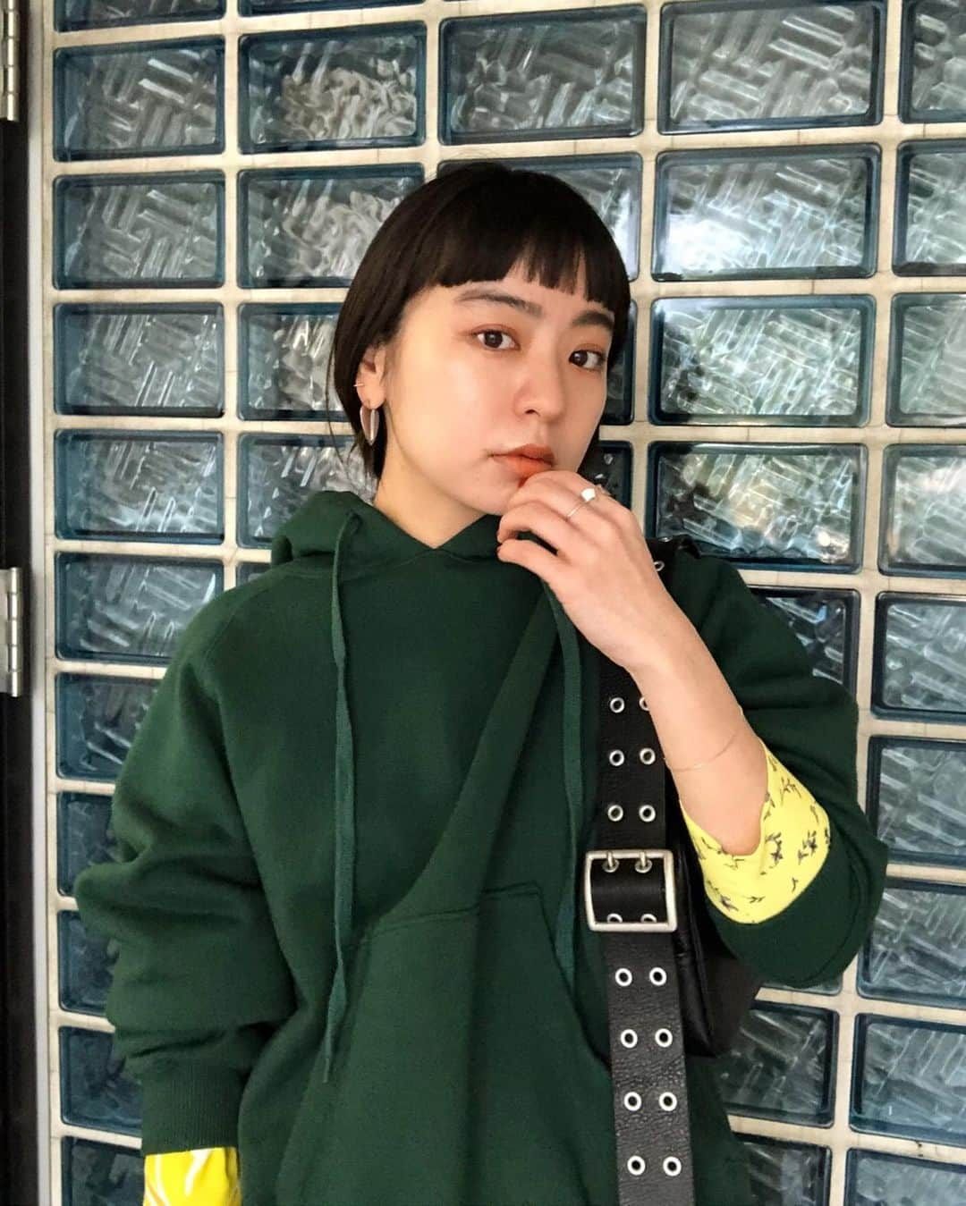 Mio Nagaiさんのインスタグラム写真 - (Mio NagaiInstagram)「. @spurmagazine web magazine モードに着こなすスウェットアイテムsnap💚 よかったら見てみてね  tops #soduk dress #jancidium  bag #bigotre  shoes #untishold  accessory #duoctria」3月20日 19時45分 - mio_nagai68