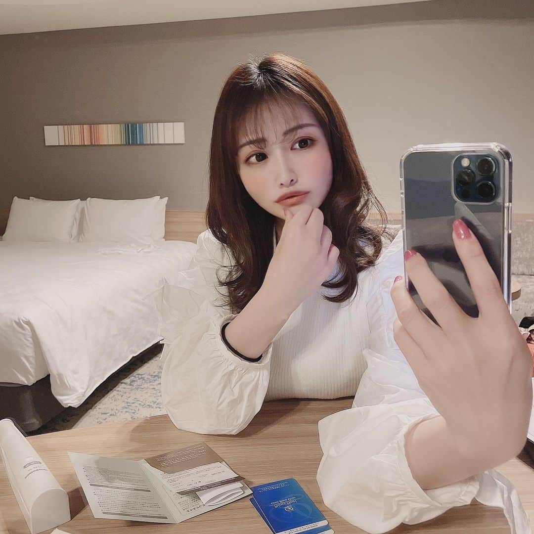 餃子のりさちゃんのインスタグラム：「今年はいっぱい旅行いきたいな🦊🤍  #旅行」