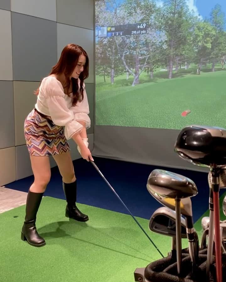 神田藍香のインスタグラム：「記録用⛳️﻿ ﻿ 膝曲げすぎて野球打ちになってる🤣﻿ んー難しいゴルフ🏌️🏼‍♀️でも楽しい💗﻿ ﻿ ﻿ ﻿ #golf﻿」
