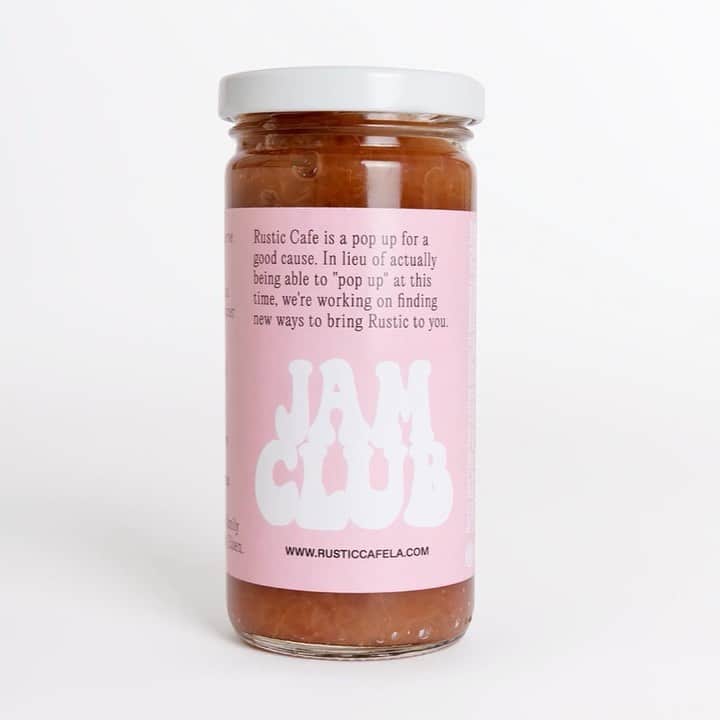 ボニー・ライトのインスタグラム：「Our second Jam Club is here and it’s delicious! Rhubarb, Pink Lady & Ginger farm fresh from @schanerfarmstand @cuyamaorchards  It’s not too late to join the club and subscribe to bi-monthly or seasonal jam deliveries. Or you can also buy single jars of our jam! All of our proceeds are donated to our friends at @supr.mrkt head to our website linked @rusticcafela bio or my stories 🍓」