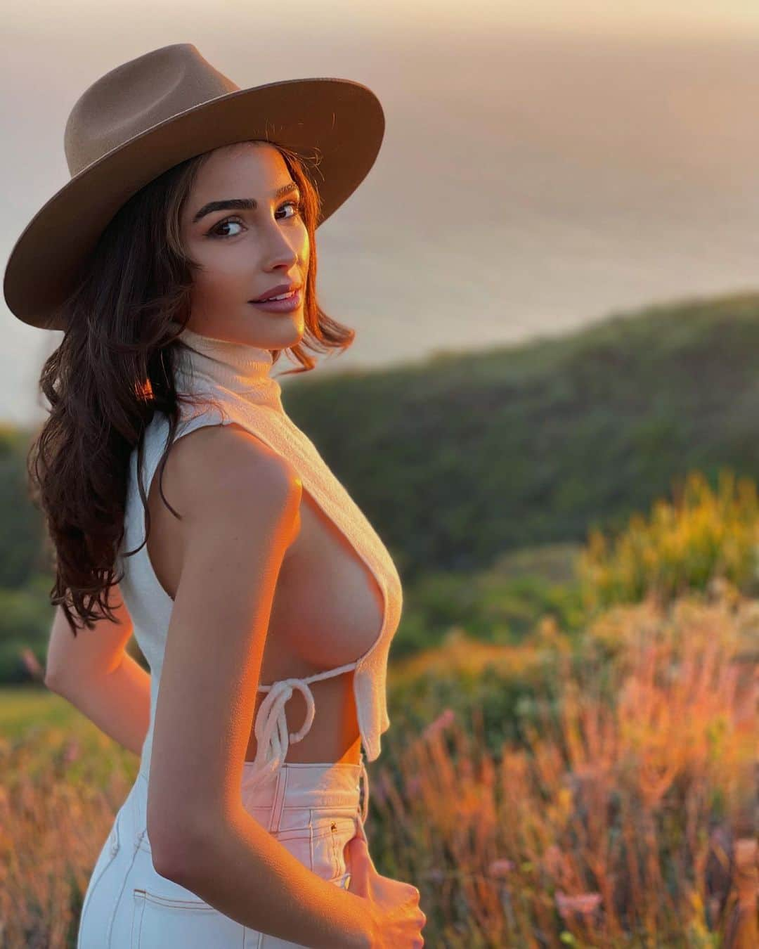 オリビア・カルポさんのインスタグラム写真 - (オリビア・カルポInstagram)「🤠🌅」3月21日 7時06分 - oliviaculpo