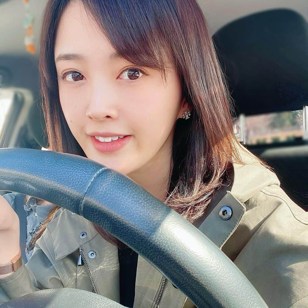 水嶋菜月のインスタグラム：「﻿ ﻿ ﻿ 先日、お彼岸の初日に車で福島へ。﻿ 片道200kmの運転でヘトヘトになりました😅﻿ ﻿ ここ近年自然災害が多いですが﻿ お墓も結構な被害がありました...💧﻿ ﻿ そしてこの日も帰りに地震がありました。﻿ ﻿ 突然何が起きた時に﻿ 被害を最小限に抑える方法の一つとして﻿ 家に防災グッズを備えてあります⛑﻿ ﻿ 一つあるだけでも心の安心に繋がるのでおすすめです🌼」