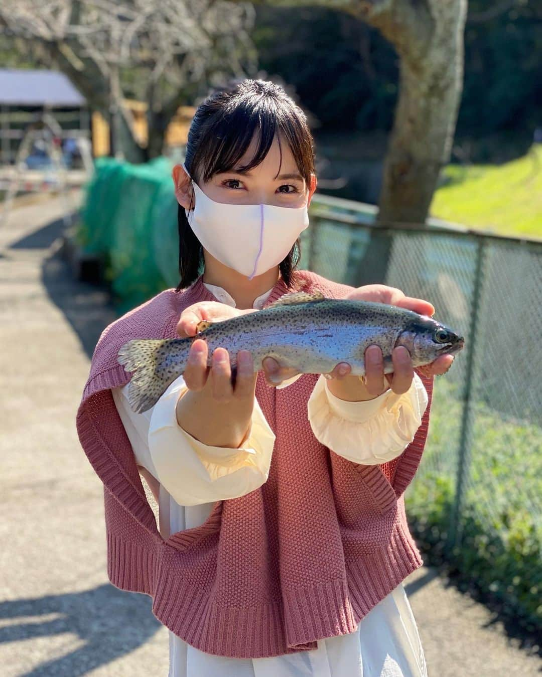 阪本智子さんのインスタグラム写真 - (阪本智子Instagram)「‪🎣‬♡ 碧くんの離乳食用ニジマスGET💙 出来る限り釣った魚を食べさせたい🤣 ＊ #fishing #fishingmama #babyfood #7monthsbaby #釣り #釣りママ #離乳食中期 #離乳食 #7ヶ月男の子 #男の子ママ #阪本智子」3月21日 10時39分 - tomoko_sakamoto423