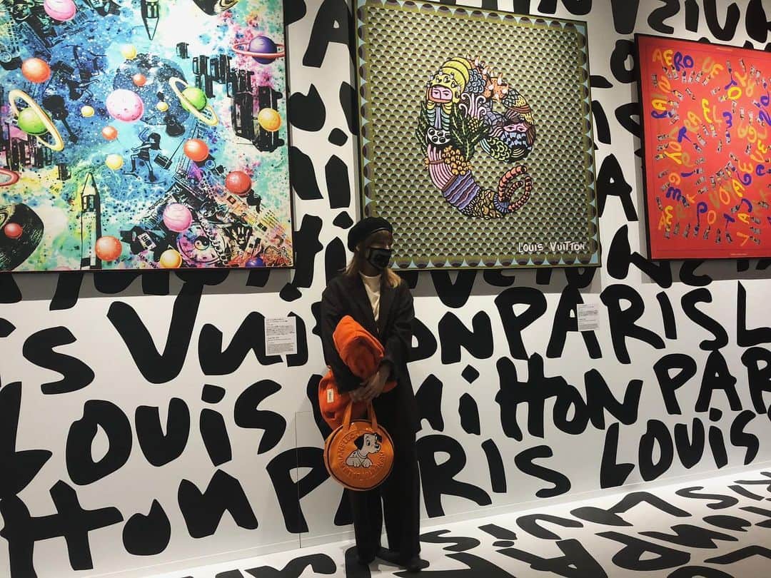 のインスタグラム：「LOUIS VUITTON &を見にいきましたよんよんよん。これで入場無料なのがすごい。見応えありました👍 Thanks @harukihorikawa 🥺 #louisvuitton  #louisvuittonand #tokyo」