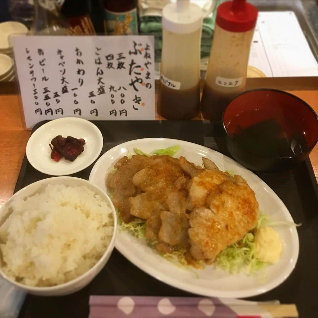 木村ひさしさんのインスタグラム写真 - (木村ひさしInstagram)「最高のおっさんの昼ごはん。 よねやまのぶたやき 四枚＋ごはん大盛り＋キャベツ大盛り #最高のおっさんの肉  #よねやまのぶたやき #野方の昼ごはん」3月21日 13時54分 - kimura.hisashi