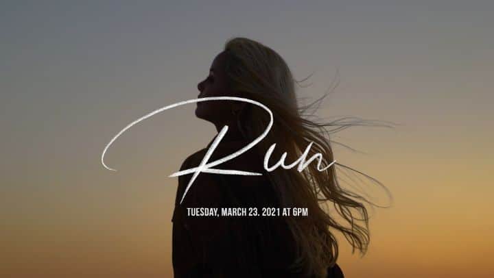 CLCのインスタグラム：「[📽] 손(SORN) - 'RUN' M/V Teaser 　 ▶ https://youtu.be/_q85OXWN8yw 　 2021.03.23. 18:00 (KST) 　 #CLC #씨엘씨　 #손 #SORN #RUN」