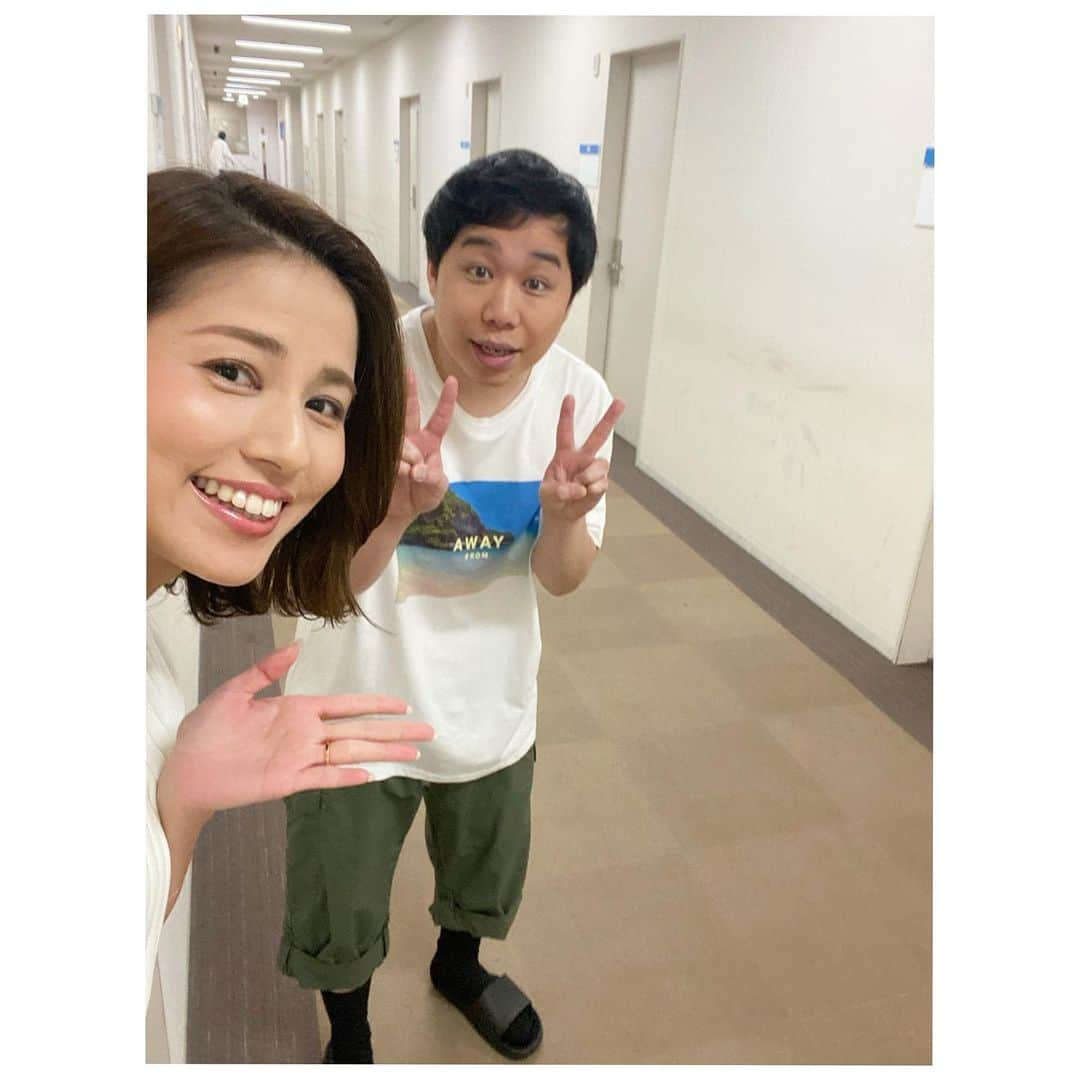 永島優美さんのインスタグラム写真 - (永島優美Instagram)「* お正月ぶりに！！ 収録前ばったりせいやさんに会えました✨  開口一番、 「あ！永島さん！ 　めざましご卒業おめでとうございます！！」  いつも気遣ってくださる#霜降り明星 のお二人。  でもせいやさん。 まだ私、卒業してないんです。  皆さま、あと1週間どうぞよろしくお願いします！！  #いつも愛あるイジリをありがとうございます😂 #粗品さんお元気ですか」3月21日 16時30分 - yuumi_nagashima