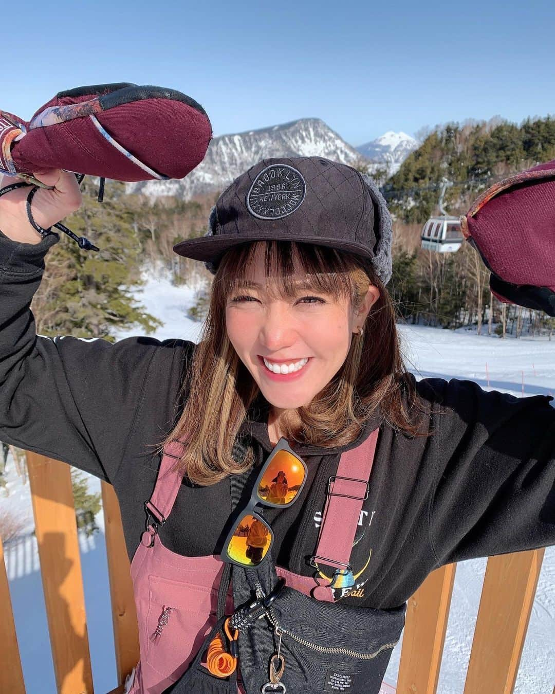 MariIryuさんのインスタグラム写真 - (MariIryuInstagram)「31歳、体力には自信があります🏂﻿ ﻿ ﻿ ﻿ ﻿ ﻿ ﻿ ﻿ ﻿ ﻿ ﻿ ﻿ ﻿ ﻿ #タフネス #体力 #体力おばけ #スタミナ #体力作り #アラサー女子 #アラサー #🏂 #スノボー女子 #スノボ #スノボ女子 #スノボ好きな人と繋がりたい #スノボウェア #バートン #グラトリ女子 #グラトリ #グラトリ練習中 #グラトリ初心者 #グーフィースタンス #オーリー180 #オーリー練習 #地形遊び #群馬 #丸沼高原スキー場 #丸沼 #日焼け #日焼け女子　#柴田くんを探せ」3月21日 19時15分 - marty2367