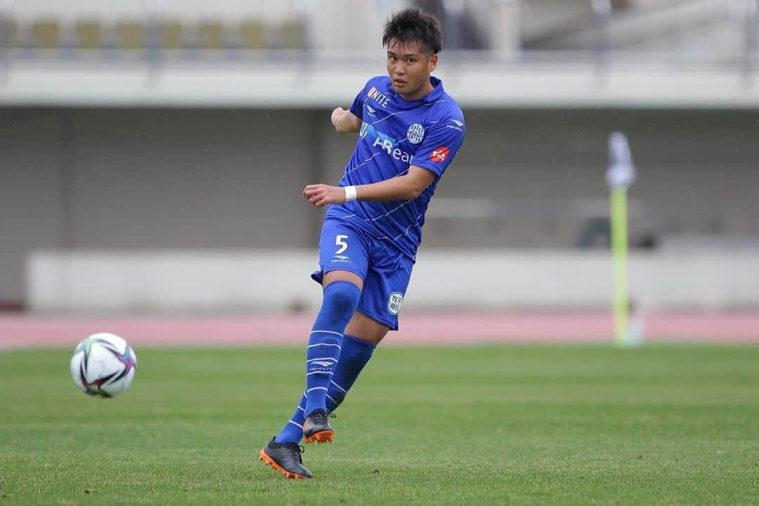 野田裕喜のインスタグラム：「天気の悪い中応援ありがとうございました。 あまり上手くいかず見ている方もフラストレーションの溜まる試合だったと思いますが上だけを見てこの試合を機に勝ち続けられるようにチーム全員で改善していきたいと思います。 ホーム開幕戦ということもあり、もの凄く悔しい敗戦ですが今シーズンもたくさんスタジアムに足を運んで僕たちの背中を押してください。 ここから連勝していけるように頑張ります！」