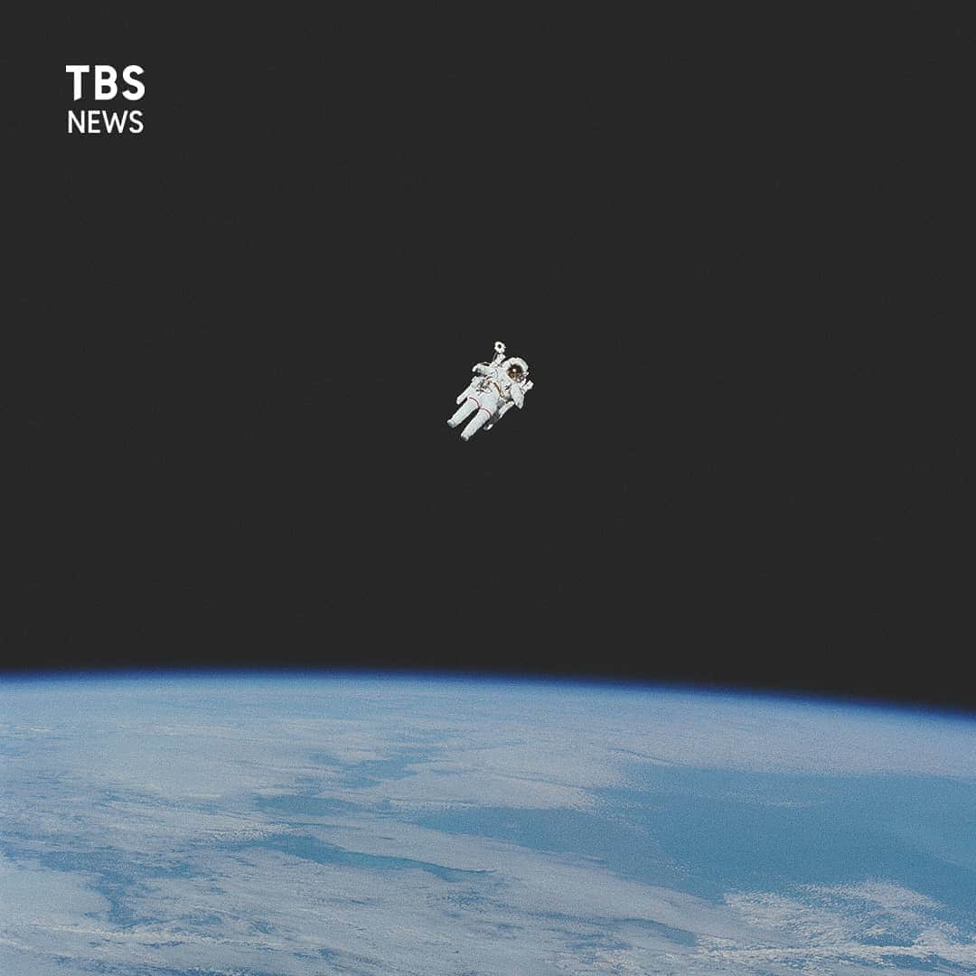 TBS NEWSさんのインスタグラム写真 - (TBS NEWSInstagram)「宇宙飛行士って宇宙で何してるの?  国際宇宙ステーションの中の日本の実験棟「きぼう」に滞在中している宇宙飛行士、野口聡一さん  彼の宇宙滞在は今回で10年ぶりの3度目で、動画配信で宇宙での生活ぶりを伝えている  宇宙ステーションの保守作業のため120kgの宇宙服で行う船外活動や、「きぼう」の中でハーブを育てるミッション  基礎的な物理実験からiPS細胞のような最先端の研究まで、宇宙ではさまざまなテーマの実験が行われていて、今後地上で役立つ成果に期待  宇宙開発において大きな役割を担う日本人飛行士だが、課題もある  55歳の野口聡一さんに続いて今後宇宙に長期滞在する予定の星出彰彦さん、若田光一さん、古川聡さんは、全員50代  今年の秋には13年ぶりに新人宇宙飛行士の募集が始まるが、若い世代をどう育てていくのかが大きな課題だ  宇宙はこれまで理系の人が挑戦する場だったが、これからは文系や芸術系など様々な分野の若い人たちの挑戦も期待されている  #宇宙 #宇宙飛行士 #パイロット #きぼう #理系 #文系」3月21日 20時58分 - tbsnews_insta