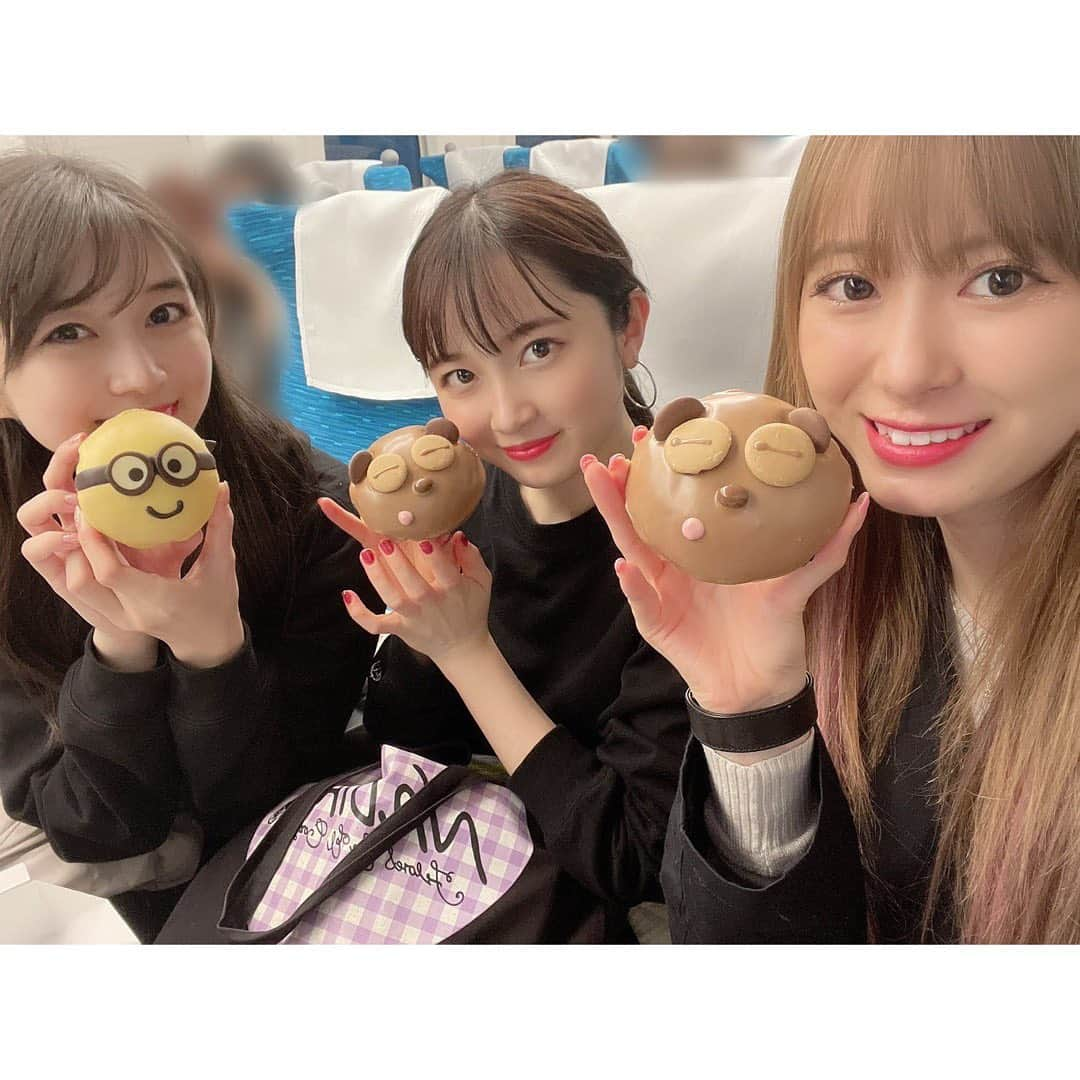 牧野真莉愛さんのインスタグラム写真 - (牧野真莉愛Instagram)「♡ ♡ ティム🐻＆ティム🐻＆ボブ💛 #えりぽんかわいい ＆ちぃちゃん＆まりあ ♡ ♡  #クリスピークリームドーナツ 🍩 #ミニオンドーナツ 💛  #HelloProject #モーニング娘21  #morningmusume21 #生田衣梨奈 さん💚 #森戸知沙希 ちゃん💖 #牧野真莉愛」3月21日 22時22分 - maria_makino.official