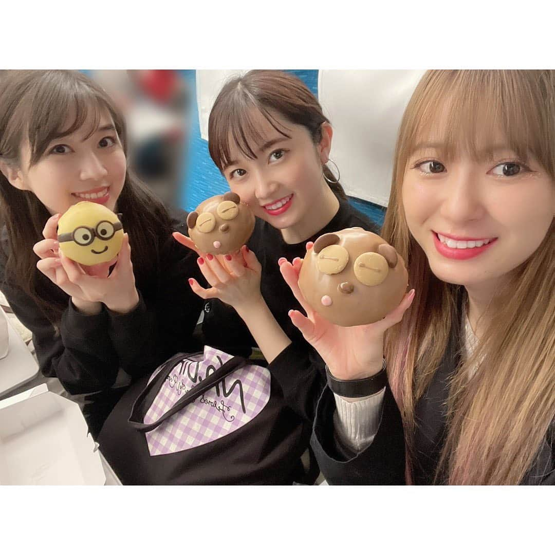 牧野真莉愛さんのインスタグラム写真 - (牧野真莉愛Instagram)「♡ ♡ ティム🐻＆ティム🐻＆ボブ💛 #えりぽんかわいい ＆ちぃちゃん＆まりあ ♡ ♡  #クリスピークリームドーナツ 🍩 #ミニオンドーナツ 💛  #HelloProject #モーニング娘21  #morningmusume21 #生田衣梨奈 さん💚 #森戸知沙希 ちゃん💖 #牧野真莉愛」3月21日 22時22分 - maria_makino.official