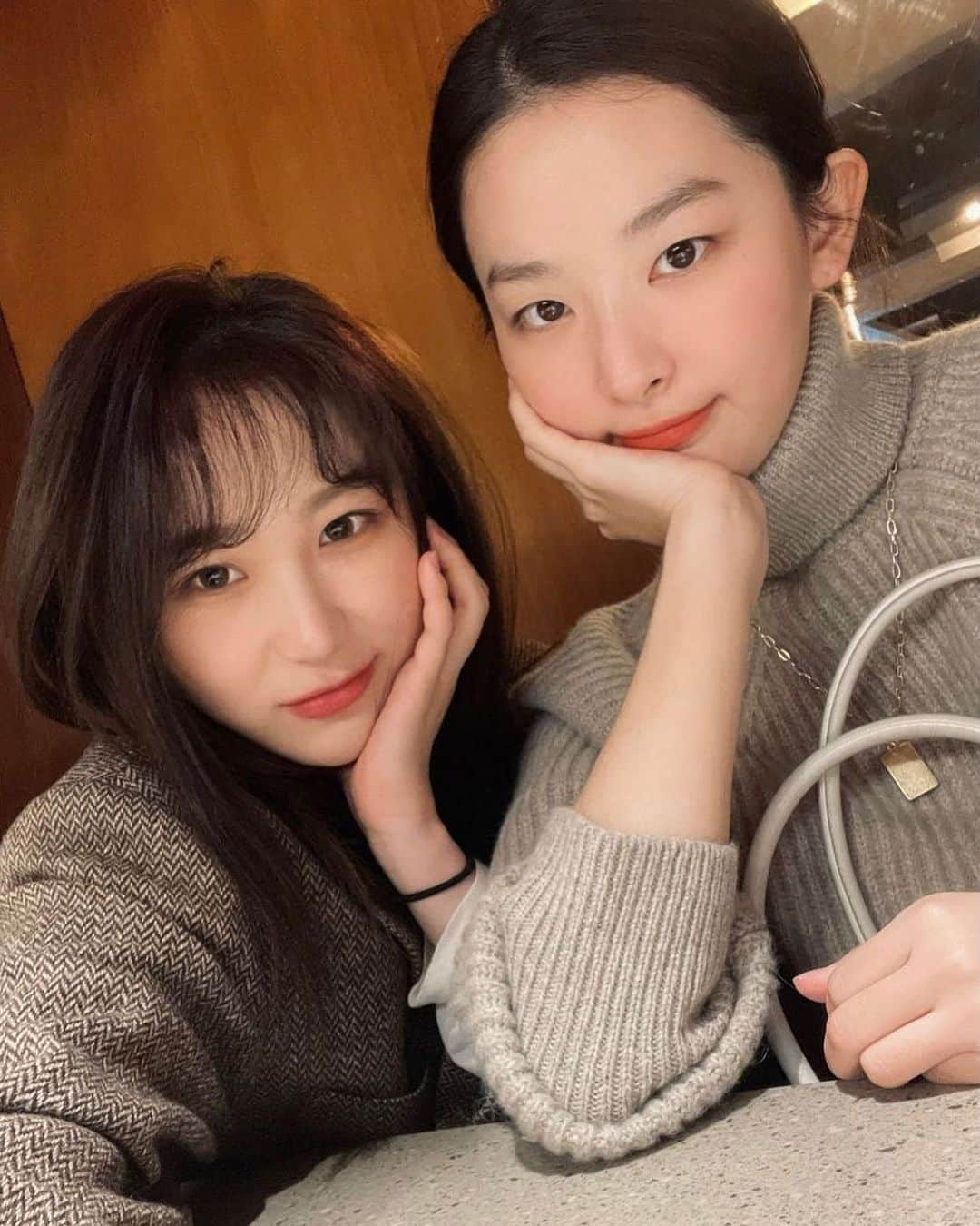 スルギさんのインスタグラム写真 - (スルギInstagram)「Chaeyeon posted a selca with Seulgi 🥺  @hi_sseulgi @official_izone」3月21日 22時36分 - kristiandawal29