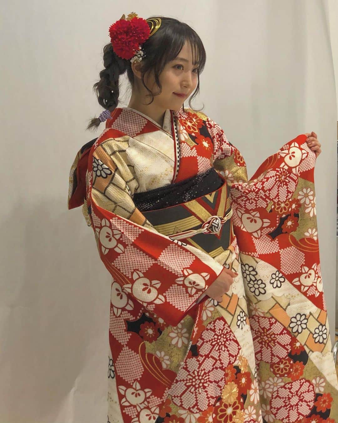 坂口渚沙さんのインスタグラム写真 - (坂口渚沙Instagram)「AKB成人式、 ありがとうございました😊 . 無事に開催出来たことに感謝です . 20歳として、誇りと自信と自覚を 持ってこれからも頑張ります✨ . 振袖は、@ondine_official さんが 提供してくださいました🙌 . 本当に可愛い過ぎる、、、！ 素敵な振袖を ありがとうございました！ . #AKB48 #akb成人式  #成人式」3月21日 23時39分 - nagisa_sakaguchi