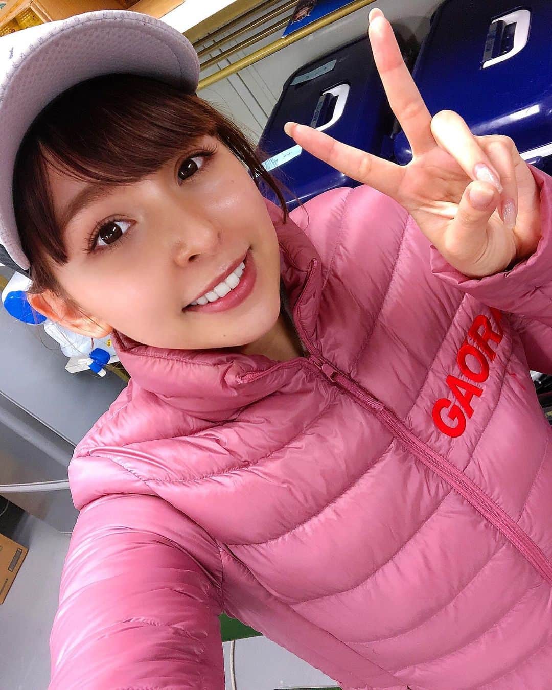 アイシスのインスタグラム：「3月26日は北海道日本ハムファイターズの開幕戦🌸！！試合観戦インスタライブやるので、皆んなでファイターズ応援しよう🥺✨ スコアブック書いたりしながら観戦予定だよー！！  #野球 #パリーグ #プロ野球 #北海道日本ハムファイターズ #日本ハム #日ハム #ファイターズ #ファイターズ女子 #GAORA #GAORAスポーツ #開幕戦が待ち遠しい」