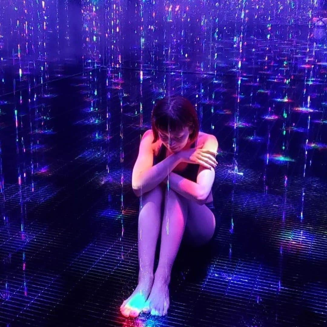 安田美沙子さんのインスタグラム写真 - (安田美沙子Instagram)「今日からの　@teamlab のサウナに行ってきました🤍 サウナ→ミスト→アートを繰り返して脳をリセット。 久々に汗を流して、アートに引き込まれて、翌朝から世界が少しだけ違うように見えた。 目からの刺激って大切だなと思う今日この頃。 またいっぱいいっぱいになったら癒されに行こう🤍🤍🤍 . . . #teamlab #sauna #チームラボサウナ  #チームラボリコネクト  #癒し　#art #beautiful  #reset #サウナ　#thanks」3月22日 10時35分 - yasuda_misako