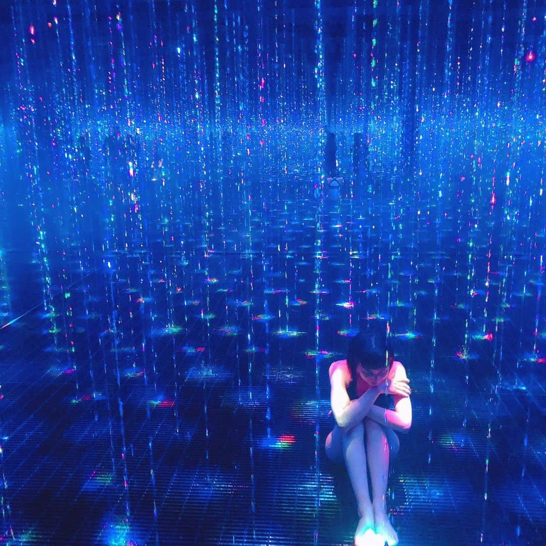 安田美沙子さんのインスタグラム写真 - (安田美沙子Instagram)「今日からの　@teamlab のサウナに行ってきました🤍 サウナ→ミスト→アートを繰り返して脳をリセット。 久々に汗を流して、アートに引き込まれて、翌朝から世界が少しだけ違うように見えた。 目からの刺激って大切だなと思う今日この頃。 またいっぱいいっぱいになったら癒されに行こう🤍🤍🤍 . . . #teamlab #sauna #チームラボサウナ  #チームラボリコネクト  #癒し　#art #beautiful  #reset #サウナ　#thanks」3月22日 10時35分 - yasuda_misako