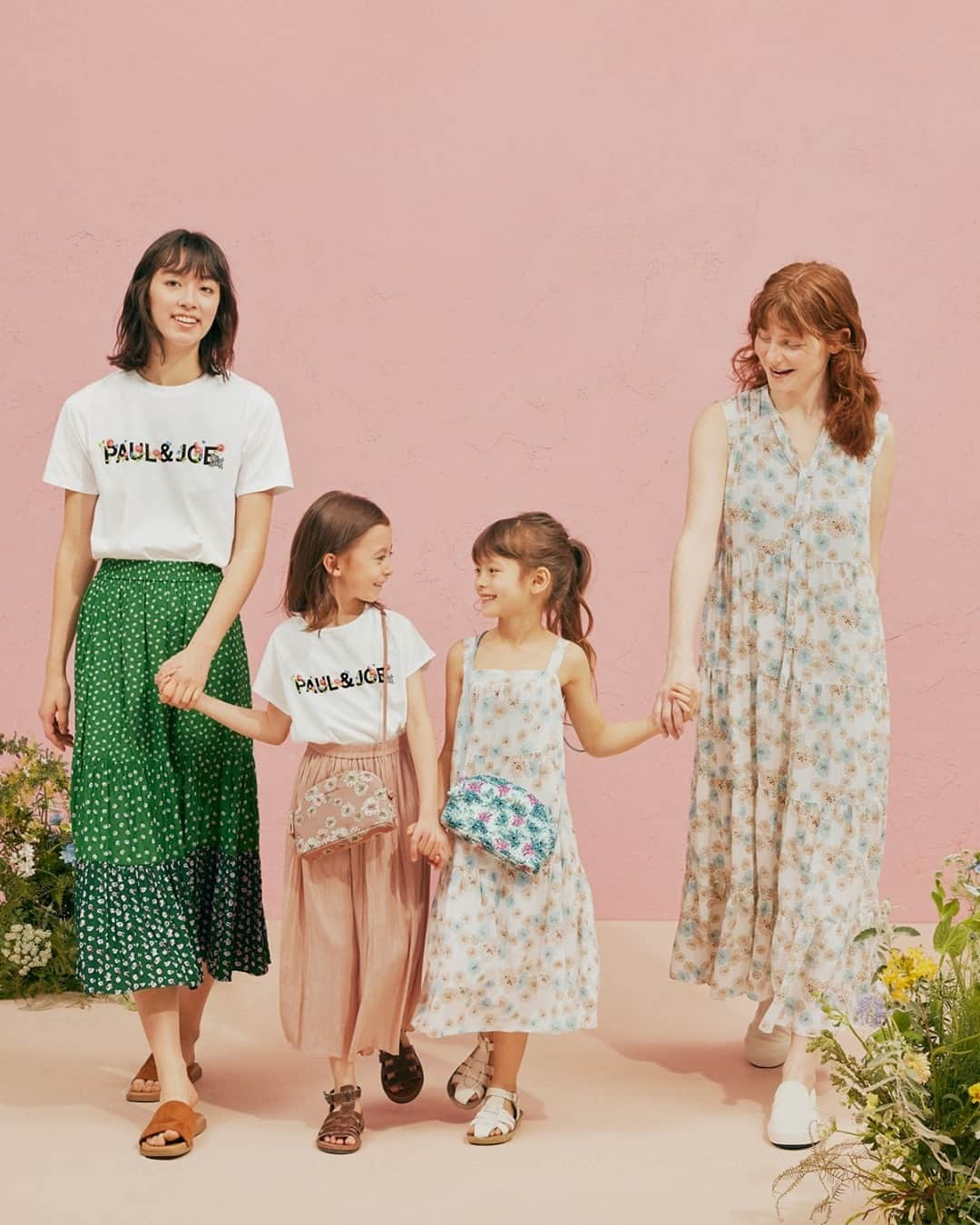 ポール&ジョーさんのインスタグラム写真 - (ポール&ジョーInstagram)「Sneek peak of our new collaboration with @uniqlo , launching March 29th in France! 🌸⁠ -⁠ @uniqlo.ut @uniqlo_fr #PaulandJoe #Collab #UniqloUT #UniqloxPaulandjoe #Collaboration #New #Spring #Fashion #Mode」3月22日 2時01分 - paulandjoeparis