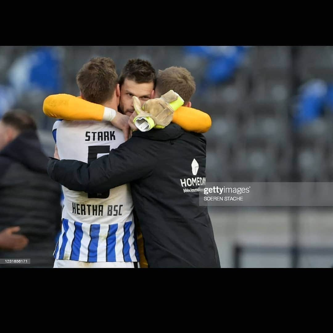 ルネ・ヤーステインさんのインスタグラム写真 - (ルネ・ヤーステインInstagram)「3 points🔵⚪😁  #hahohe #team」3月22日 3時46分 - jars84