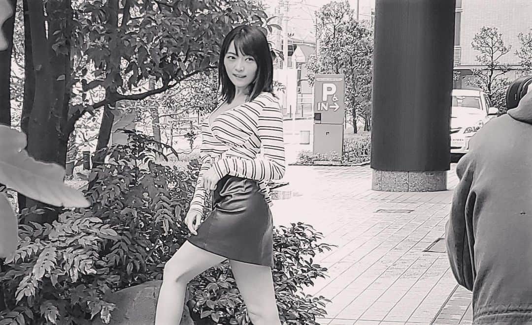 伊藤しほ乃のインスタグラム：「＼掲載情報／  金のEXNEXTvol.9♪  カラーで載ってるのでゲットしてね🌈」