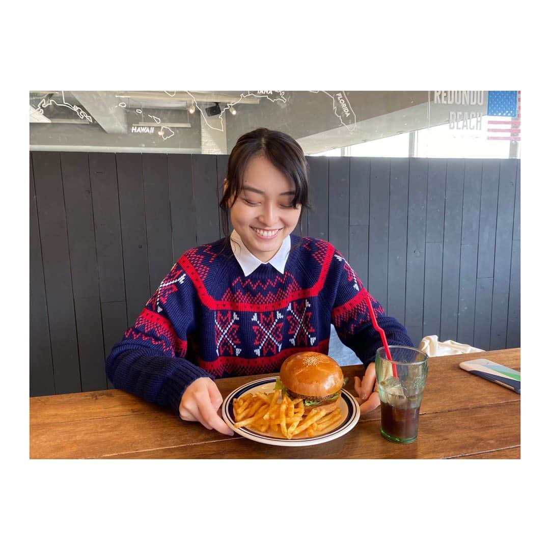 小川涼のインスタグラム：「🍔🍔🍔 好きな食べ物Best3には入る。 また食べに行きたいな…  #バンバーガー #小川涼」