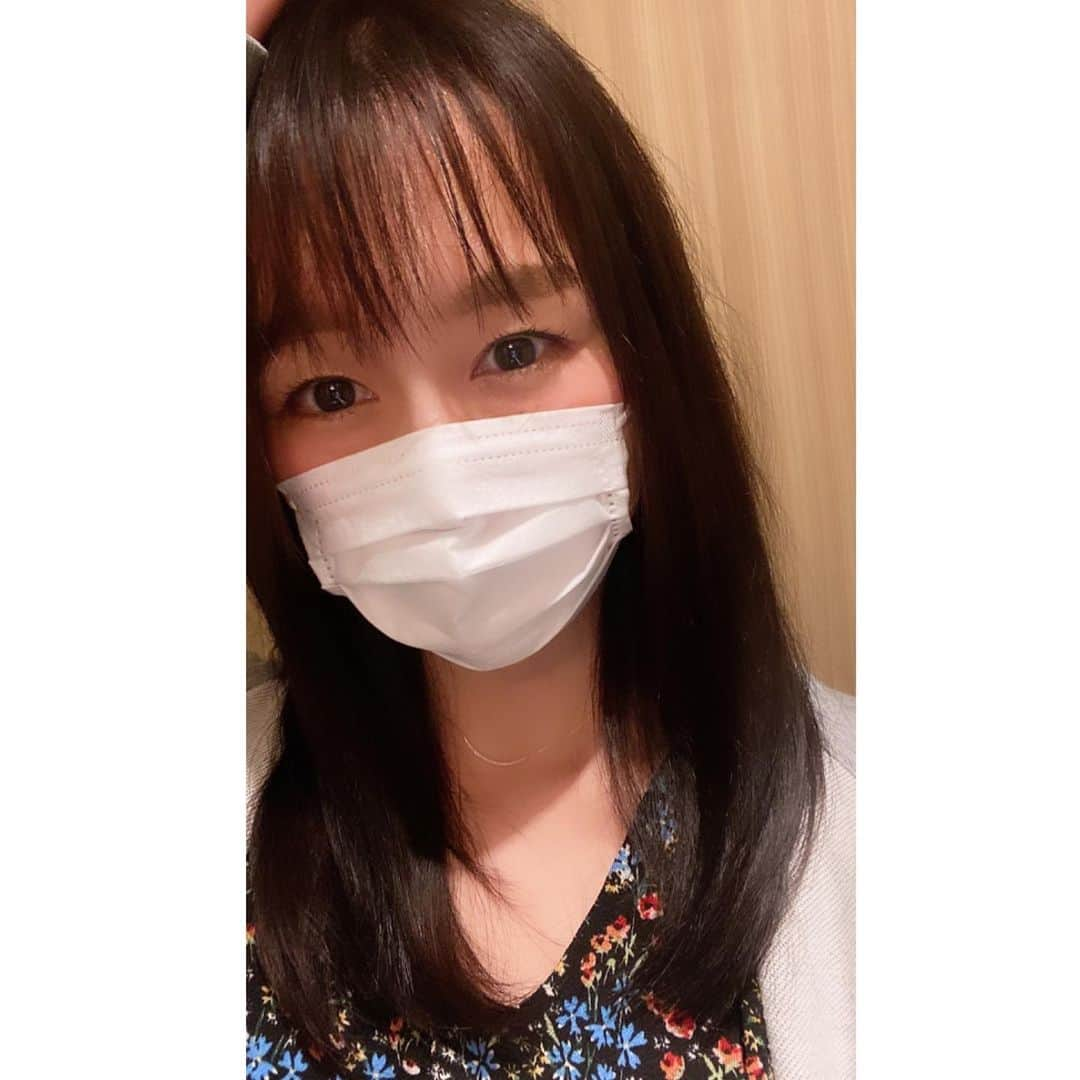 立石純子さんのインスタグラム写真 - (立石純子Instagram)「髪の毛綺麗になりました🙂うれしい✌︎ 　 それにしても伸びるの恐ろしく早いです。 　 　 #ヘアメイク #カラー #ヘアカラー #お気に入り #アッシュグレー #ストレートヘア #ミディアムヘア #😊 #color #hairstyle #haircolor #beautiful #beaustagrammer #hairset #streighthair #シンガーソングライター #likes  #instadaily #photooftheday #미용　#미디엄」3月22日 12時58分 - junkokokotateishi