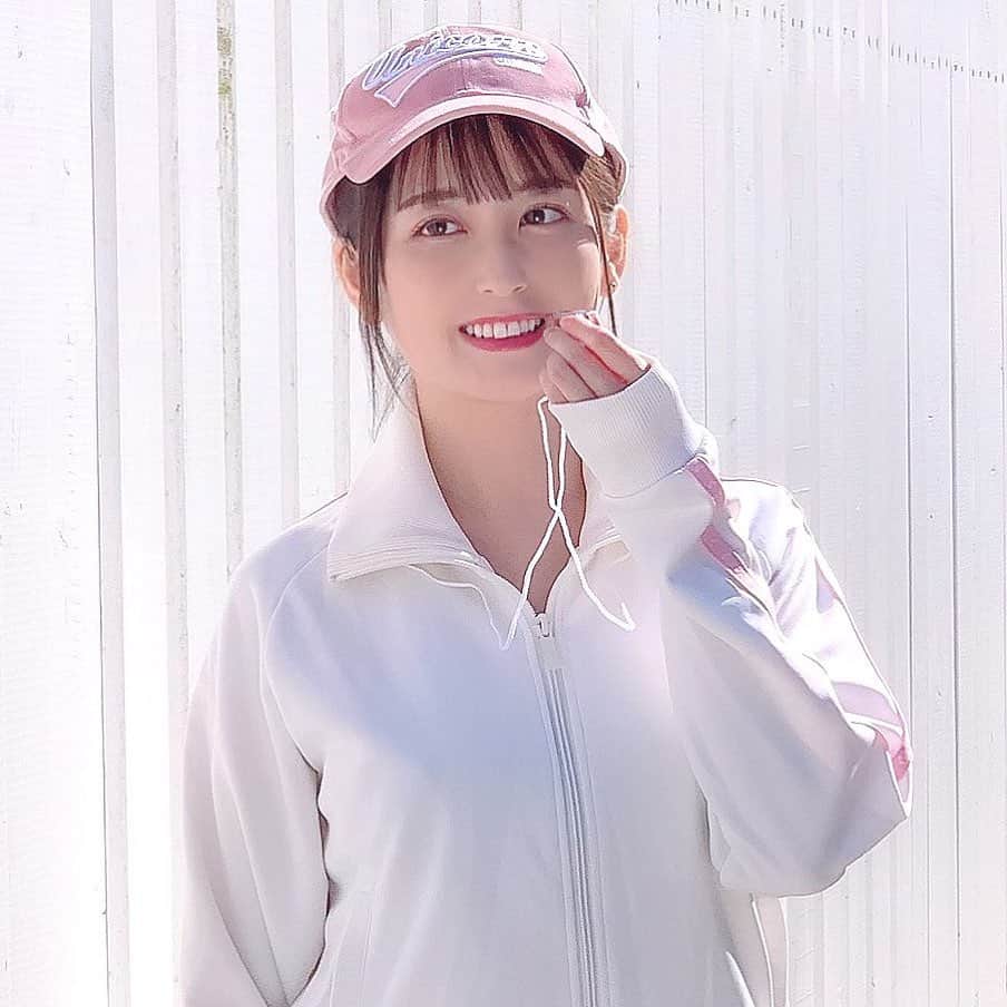 岬愛奈のインスタグラム：「. 3/22(月)発売『週刊大衆』4/5号 袋とじでグラビア６ページ掲載されています♡」