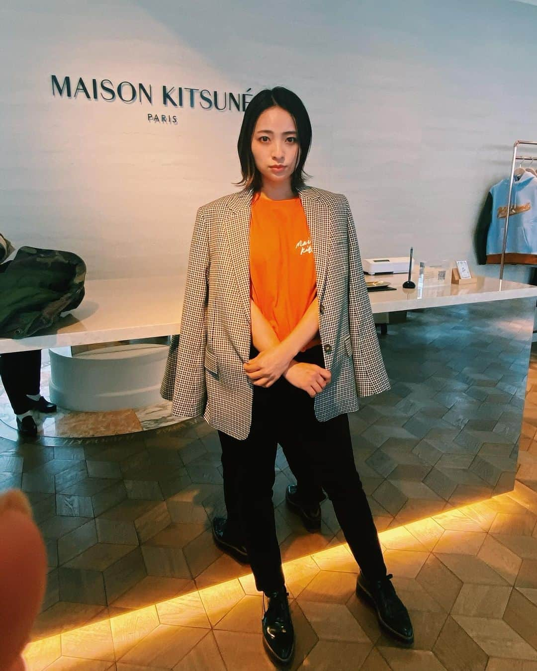 水崎綾女さんのインスタグラム写真 - (水崎綾女Instagram)「jacket/Tshirt/denim @maisonkitsune  #kitsune #maisonkitsune  #キツネ #🦊 #ジャケット #Tシャツ #デニム #denim #jacket #tshirt #fashion #ootd #photo  #photography」3月22日 13時48分 - misakiayame