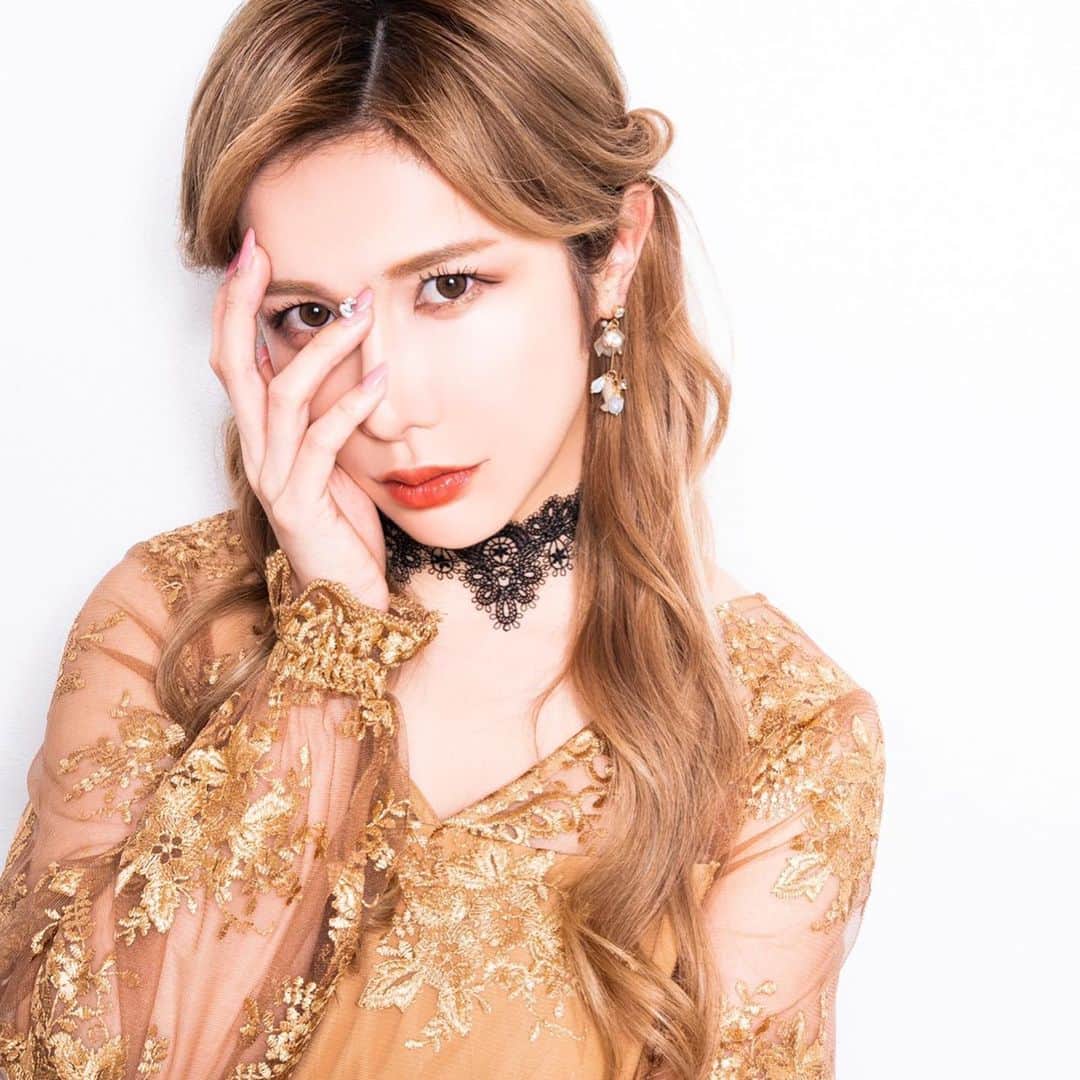 ヘラヘラ三銃士のインスタグラム：「新アー写第二弾💛ありしゃんver」