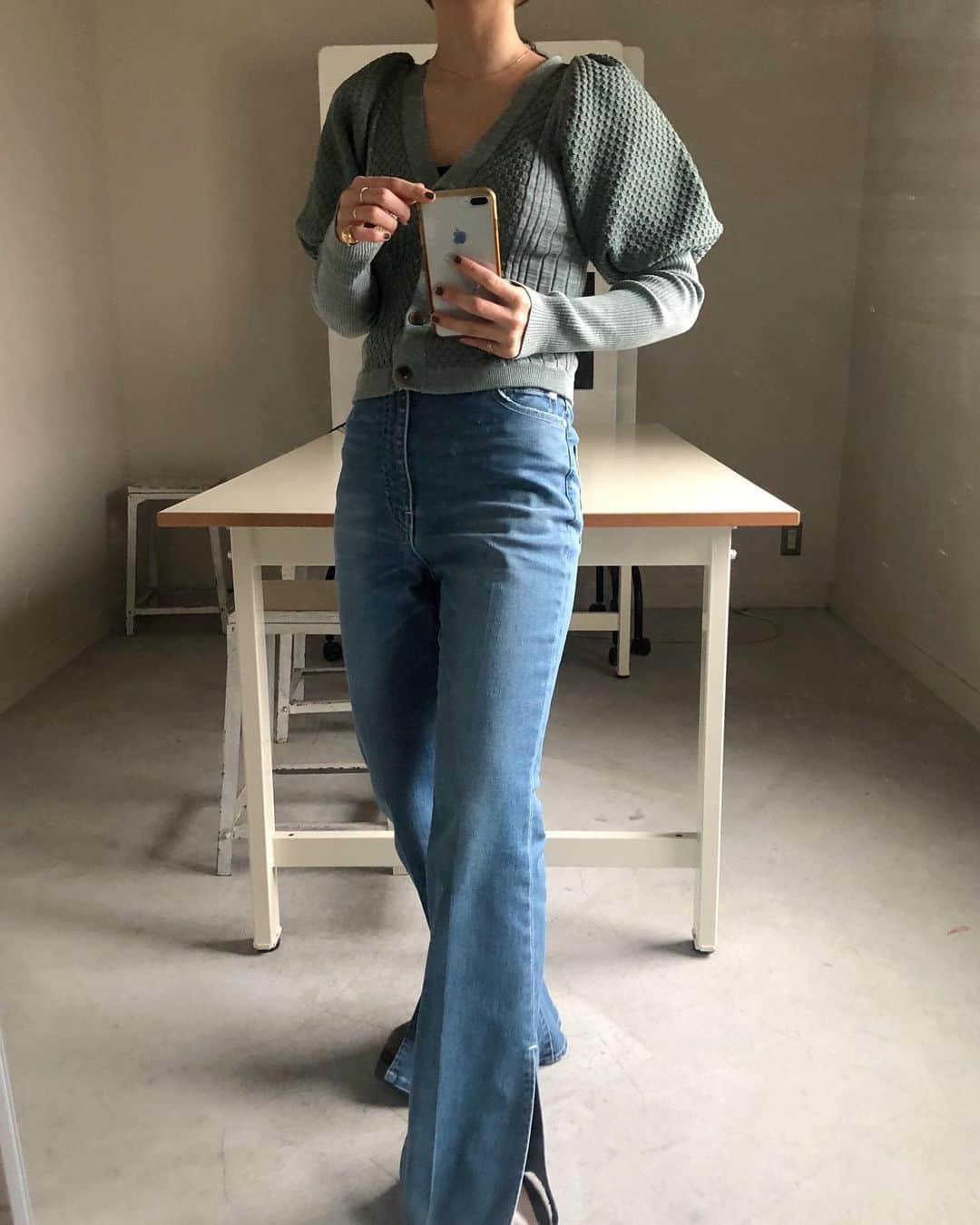 Mio Nagaiさんのインスタグラム写真 - (Mio NagaiInstagram)「. スーパーデニム見つけた〜👖 これめっちゃスタイルよく見えない？？ 153cm(こないだ久々に身長測ったら153.8だった)で5cm厚底履いてジャスト✨✨ ストレッチ効いててめちゃくちゃ履きやすいし、超おすすめです。デニムなのにノンストレス。着用はサイズ1だよ。  #jancidium #leinwande #3912higashi #HIGASHI_COMMUNICATOR」3月22日 14時54分 - mio_nagai68