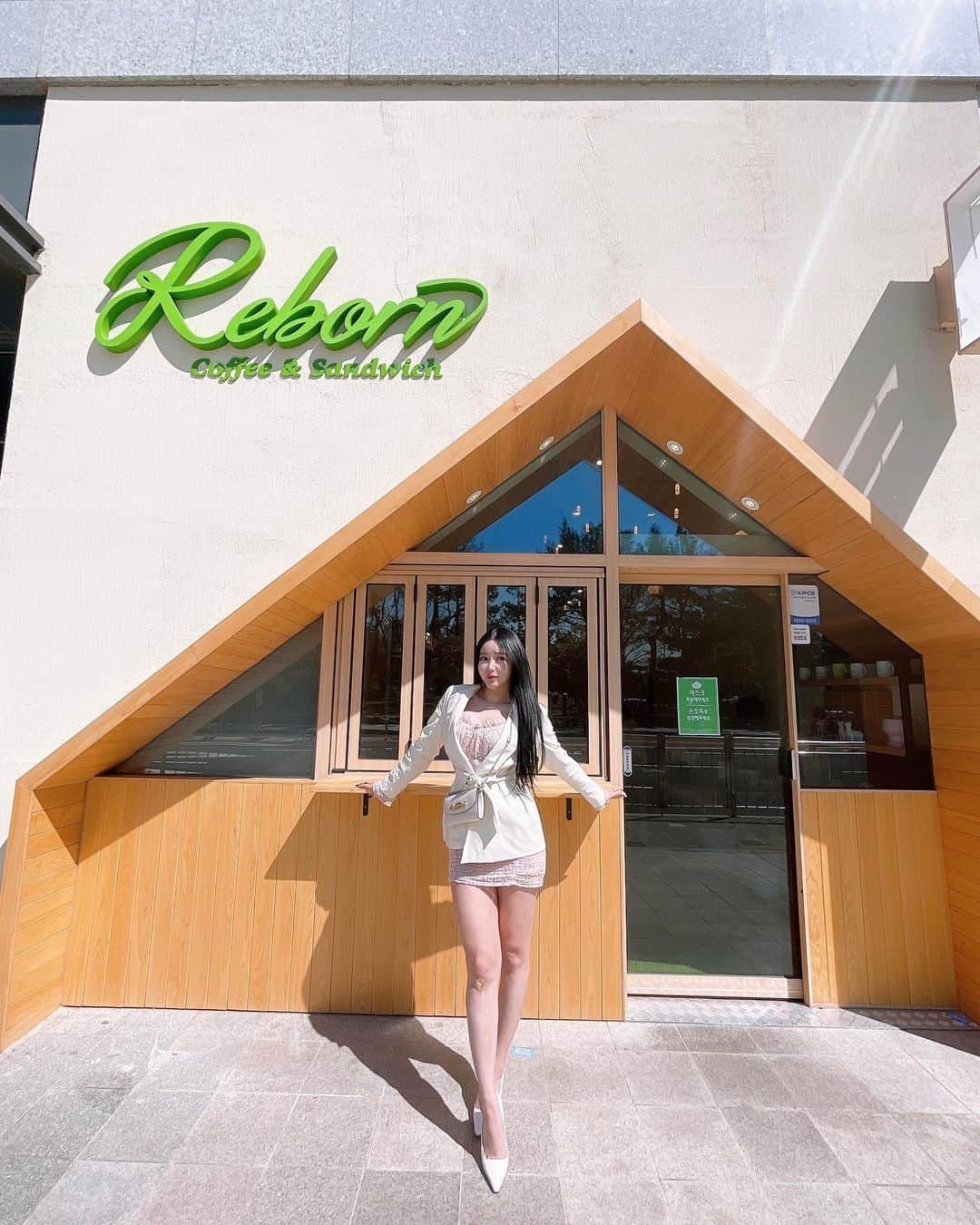 ゴウンさんのインスタグラム写真 - (ゴウンInstagram)「#부산 #busantravel #여행 #마린시티 @reborn_marine」3月22日 15時16分 - goeun.1226