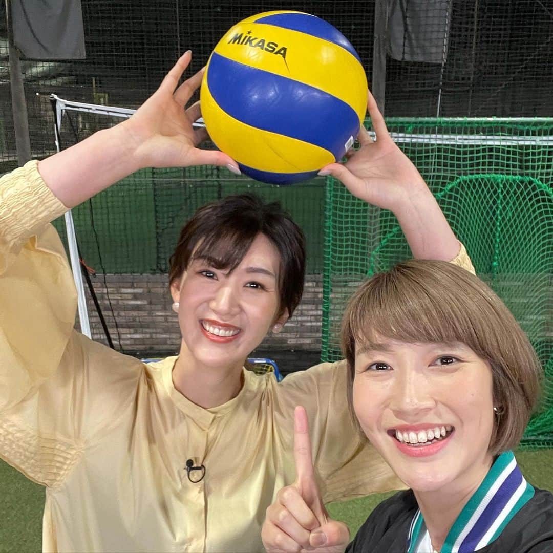 狩野舞子さんのインスタグラム写真 - (狩野舞子Instagram)「・ 斉藤さんのピッチング、名波さんのボレーシュート、間近で見れて感動しました🥺✨ ・ そして一番びっくりしたのは 小木さんと矢作さんの運動能力の高さ！！！ これは皆さんにも観ていただきたいので ぜひ『おぎやはぎのスポーツバラエティ BULL'S SHOW』 アーカイブをご覧ください❤️ ・ #おぎやはぎ #小木博明 さん #矢作兼 さん #斉藤和巳 さん #名波浩 さん #栗原恵 お姉ちゃん #狩野舞子」3月22日 15時21分 - kanochan715