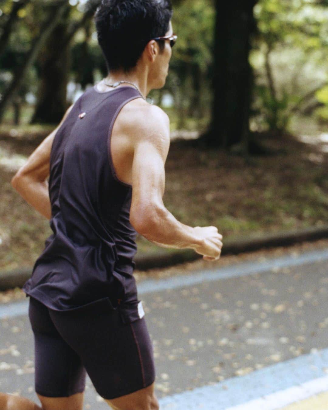 走るひとさんのインスタグラム写真 - (走るひとInstagram)「Yusuke Ogura, wearing Tracksmith @tracksmithrunning , set an Fastest Known Time (1:04:34) of 21.0975km at Komazawa Olympic Park. . . #tracksmith #hsrht #hashiruhito #走るひと . . -Komazawa Challenge- Powerd by @strava   Runner : Yusuke Ogura @yusuke_ogura1993  Photographer : Kanta Nakamura @kanta_nakamura_  Planning / Direction / Styling : Yuito Ueda @yuito_ueda  Thanks : Eri Mishima, Marina Kitagawa @marinakitagawa , Setagaya Sports Promotion Foundation  .」3月22日 16時48分 - hashiruhito.jp