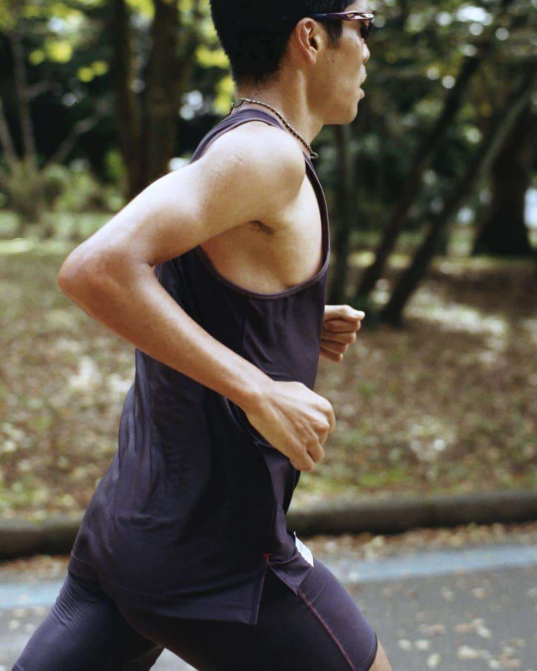 走るひとさんのインスタグラム写真 - (走るひとInstagram)「Yusuke Ogura, wearing Tracksmith @tracksmithrunning , set an Fastest Known Time (1:04:34) of 21.0975km at Komazawa Olympic Park. . . #tracksmith #hsrht #hashiruhito #走るひと . . -Komazawa Challenge- Powerd by @strava   Runner : Yusuke Ogura @yusuke_ogura1993  Photographer : Kanta Nakamura @kanta_nakamura_  Planning / Direction / Styling : Yuito Ueda @yuito_ueda  Thanks : Eri Mishima, Marina Kitagawa @marinakitagawa , Setagaya Sports Promotion Foundation  .」3月22日 16時48分 - hashiruhito.jp