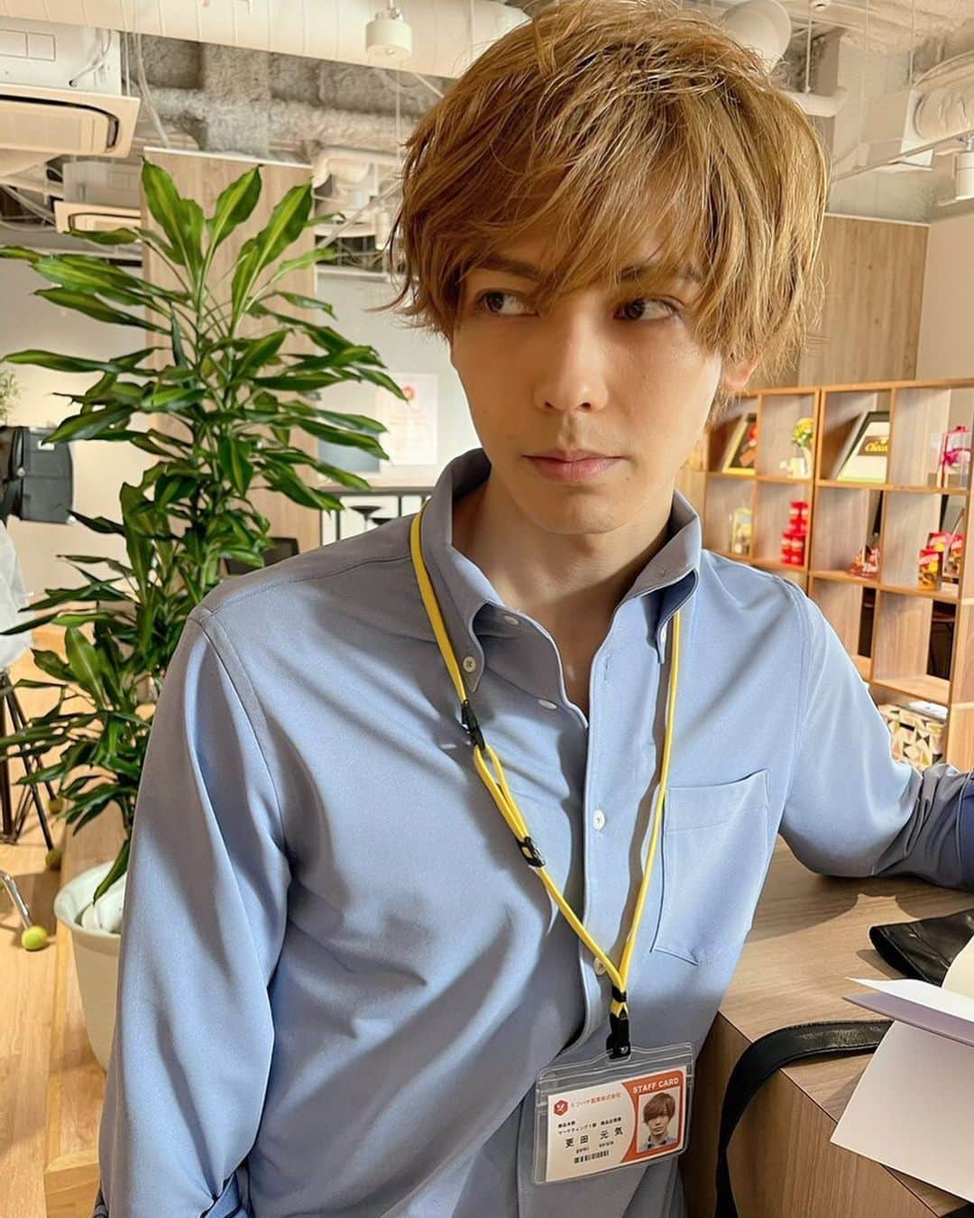 のインスタグラム：「＼＃高嶺のハナさん 撮影現場から🌹／  チャラ田さんっ(#猪塚健太) 💫 その目線の先に何があるんですか⁉️  絶賛撮影中です😊  2021年4月10日(土)深夜0時スタート✨  #泉里香  #小越勇輝  #香音  #BSテレ東  #BS7ch #テレビ大阪 #ひかりTV」
