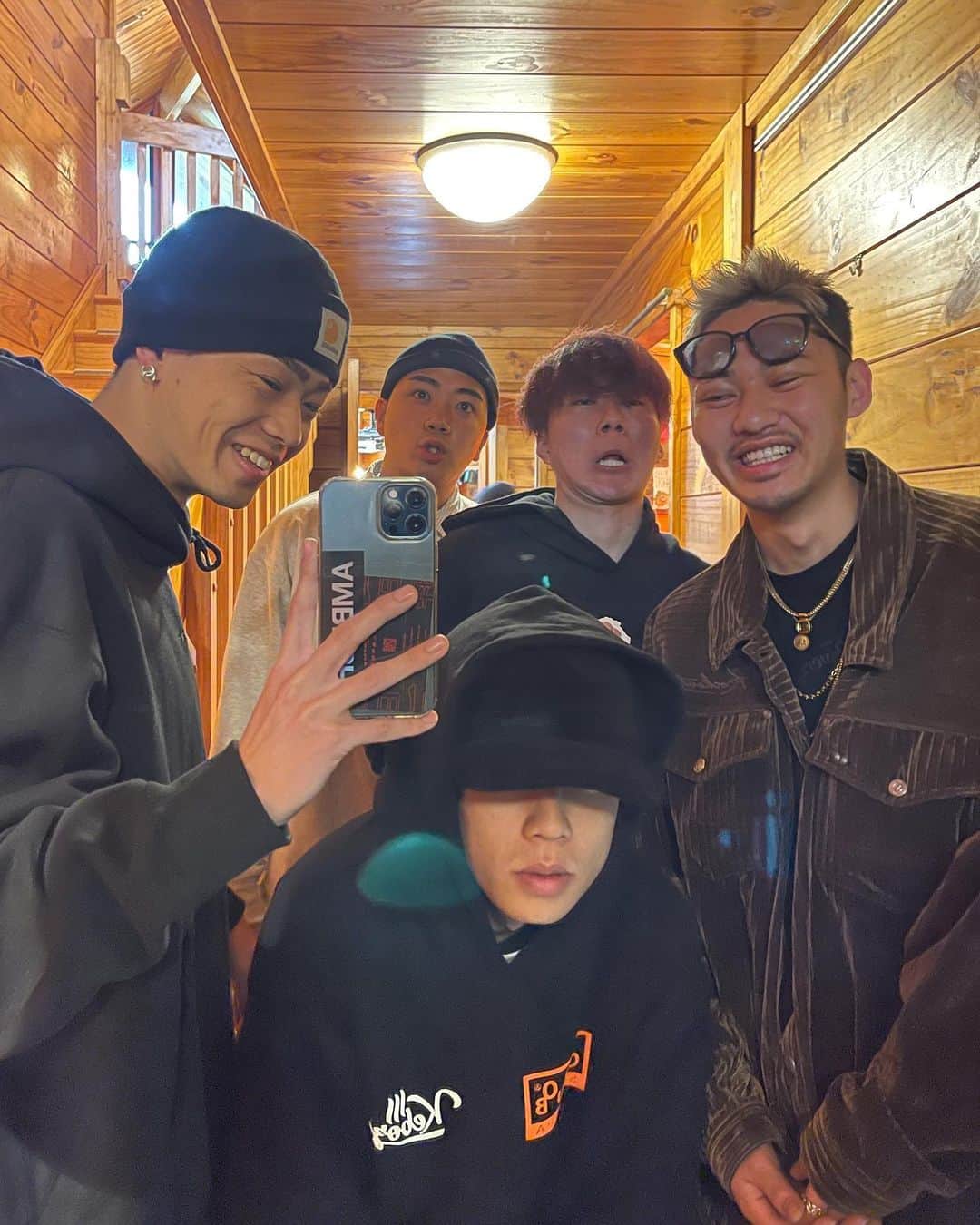 コムドットのインスタグラム：「久しぶりのオフ😉📸✌️  #コムドット #オフドット」