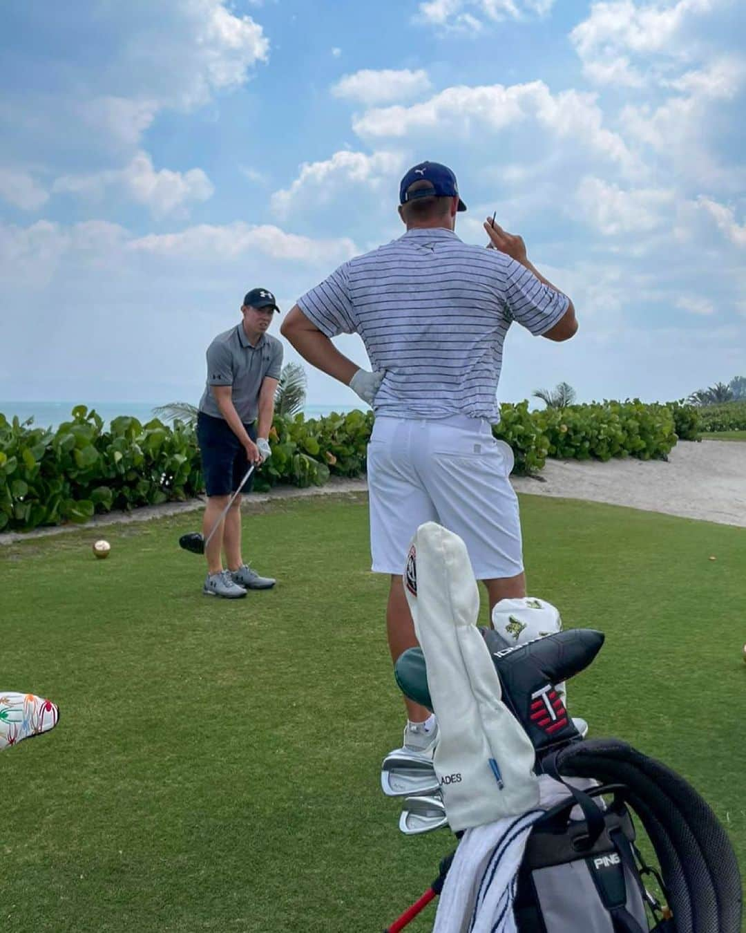 マシュー・フィッツパトリックのインスタグラム：「Getting some tips @brysondechambeau 👀😂」