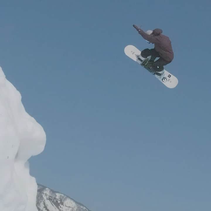 佐藤亜耶のインスタグラム：「. Spring park sesh with @forestlogd & @takahiro_tsukada 🌷 📍　@ishiuchimaruyama @snowcasedesign  . 久しぶりにパークで撮って楽しかった〜！ありがとうございました！ ちなみに私はパープルジャケットです🔮 . Edit @forestlogd」