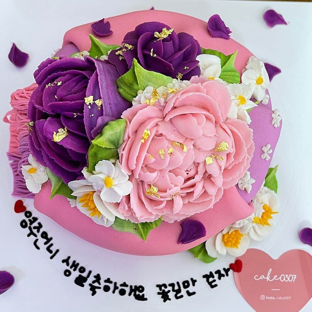 ホ・ヨンジュ のインスタグラム：「#영주생일 3.21 ❤️축하해주셔서 감사합니다✨ 내사랑들 고맙고 사랑해요🥰」
