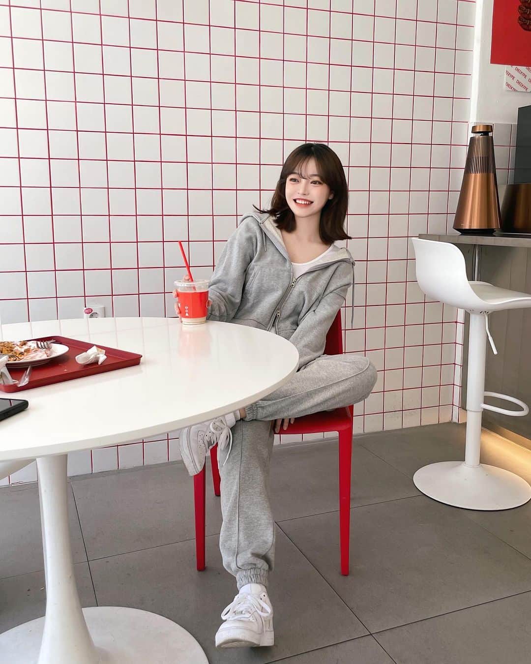 ウィ・ソンヒさんのインスタグラム写真 - (ウィ・ソンヒInstagram)「편한 게 최고🥱」3月22日 22時07分 - _seong_hee