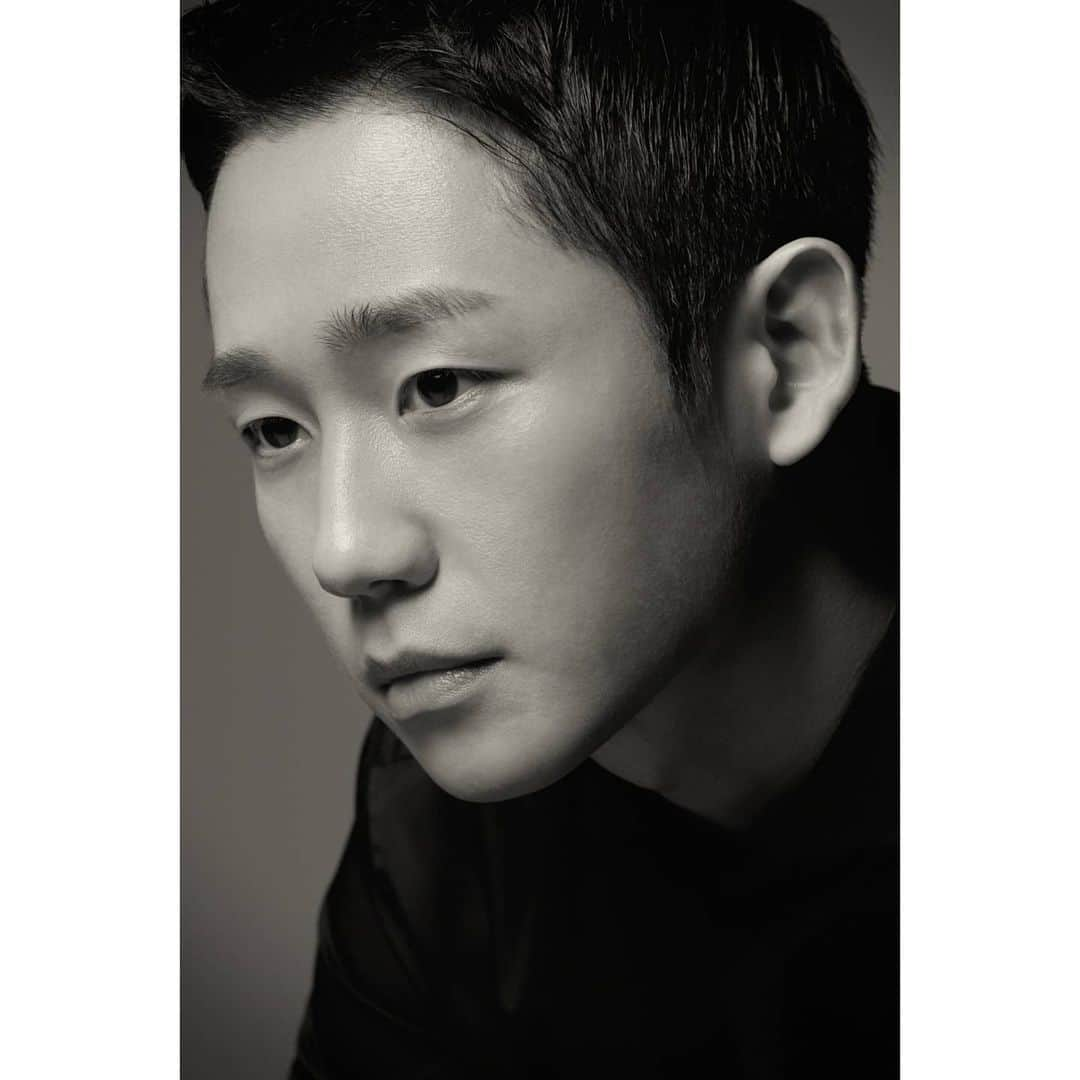 チョン・ヘインさんのインスタグラム写真 - (チョン・ヘインInstagram)「#TheActorisPresent #KoreanActors200#JungHaeIn Photographer#AhnSeongJin」3月22日 22時17分 - holyhaein