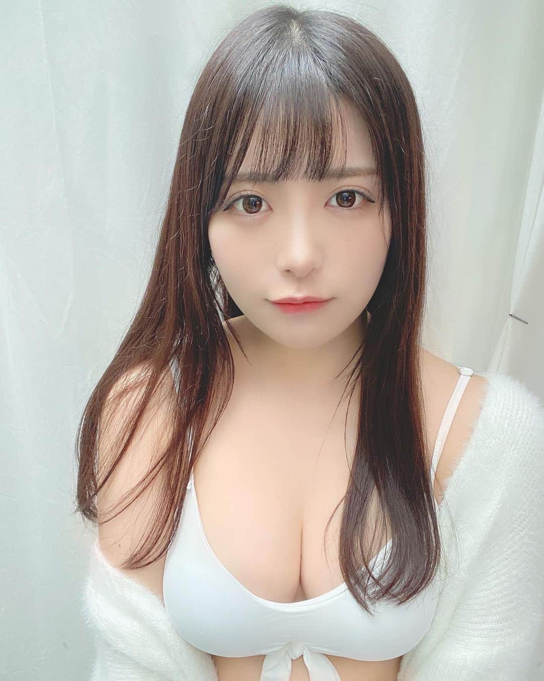 竹内花のインスタグラム：「今後月一撮影会あります、、ｺｿｺｿ 9月まで決まってます、、ｺｿｺｿ 秘密だよ、、ｺｿｺｿ  #グラビア #グラビアアイドル #アイドル #撮影会 #撮影会好きな人と繋がりたい #カメラ #カメラ好きな人と繋がりたい #被写体 #撮影会モデル #ポートレート #ポートレート撮影 #自撮り界隈 #gravure #gravureidol #camera #그라비아 #셀카」